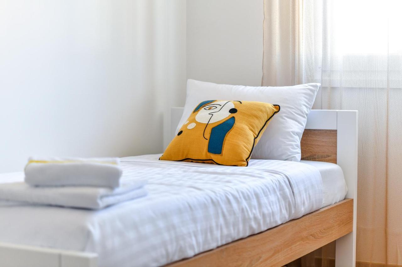 Spacious Apartment Nero With Free Parking Zadar Exterior photo
