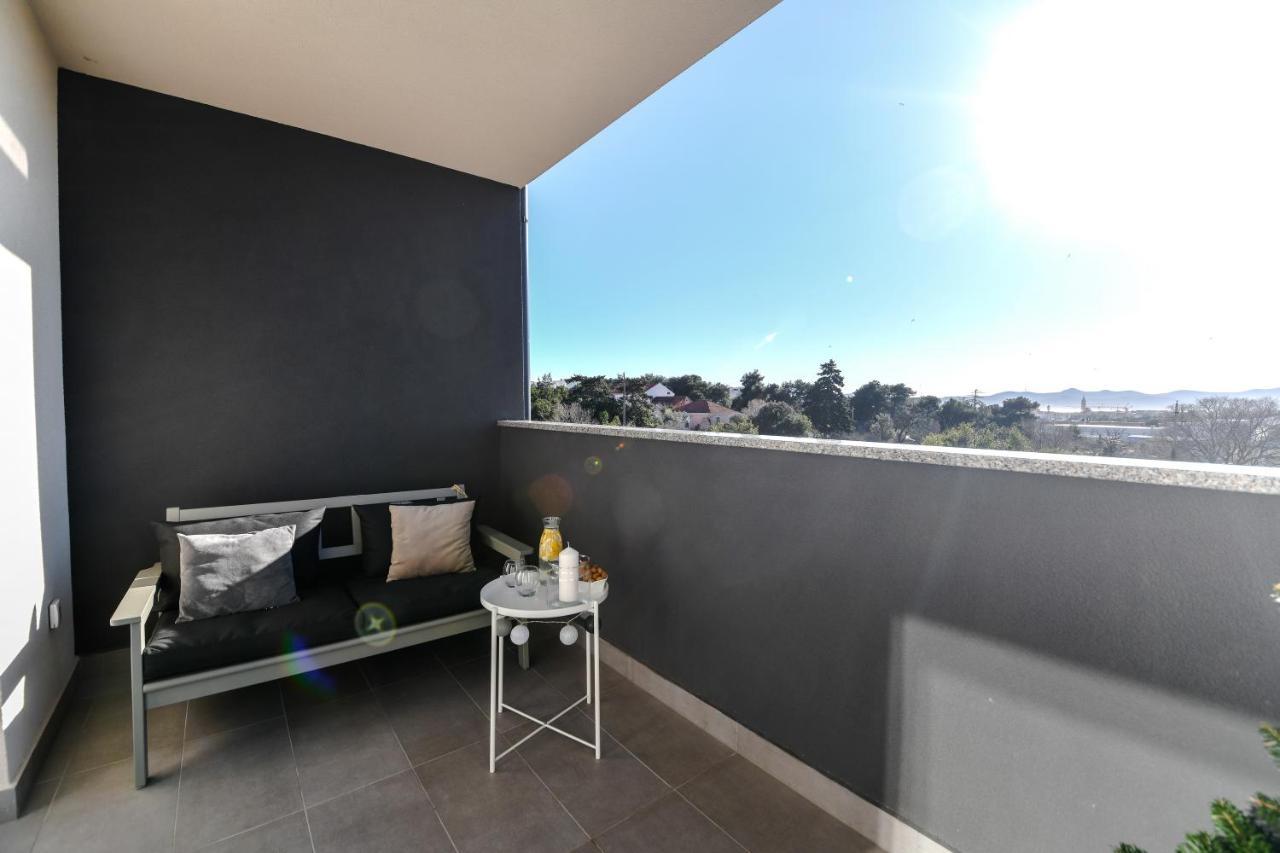 Spacious Apartment Nero With Free Parking Zadar Exterior photo