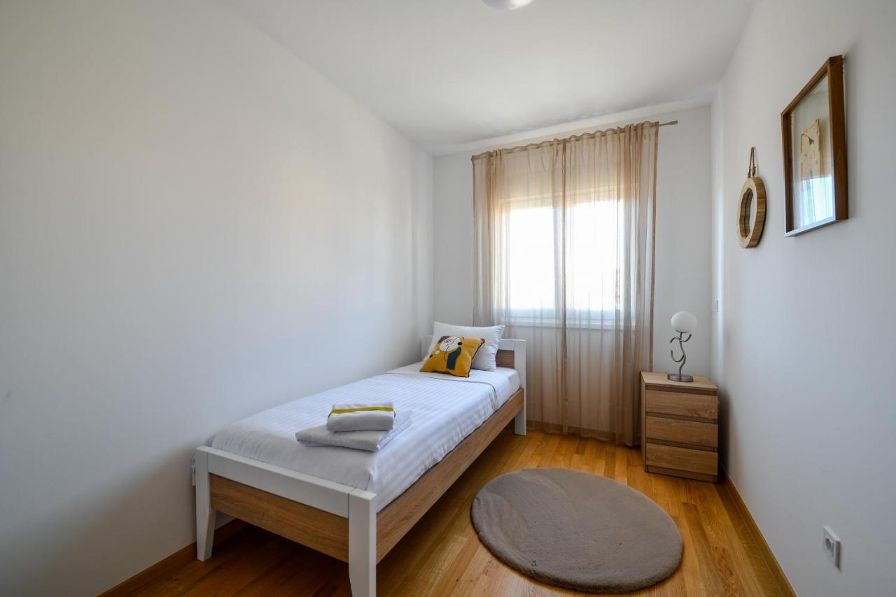 Spacious Apartment Nero With Free Parking Zadar Exterior photo