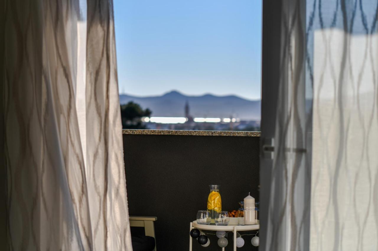 Spacious Apartment Nero With Free Parking Zadar Exterior photo