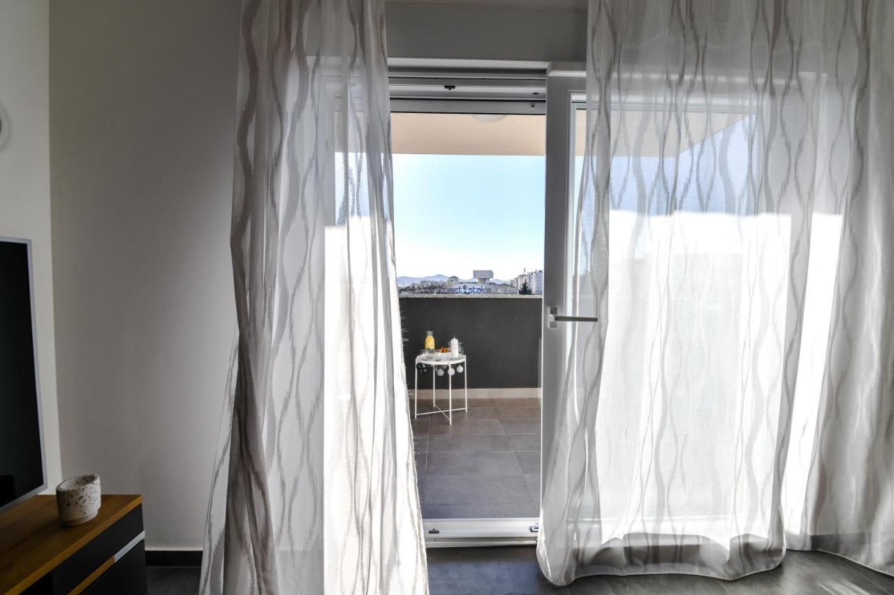 Spacious Apartment Nero With Free Parking Zadar Exterior photo