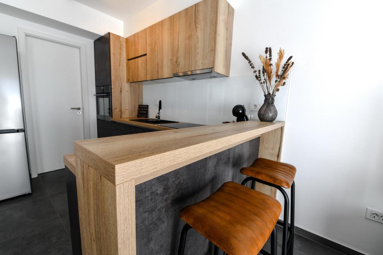 Spacious Apartment Nero With Free Parking Zadar Exterior photo